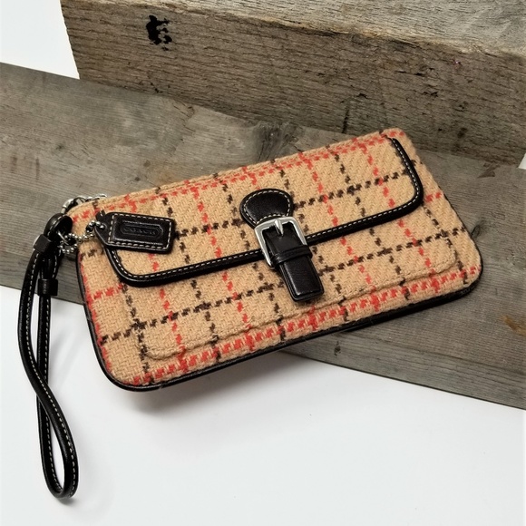 coach wristlet strap